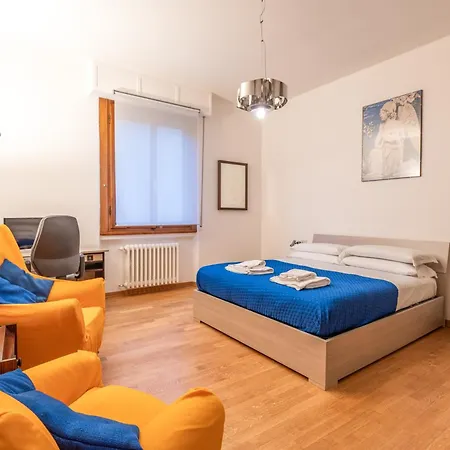 Apartment Maison Farini Florenz